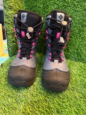 Columbia Black and Gray Kids Winter Boots with Pink Accents size 3Y